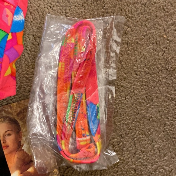 ***VINTAGE*** NWT ELECTRIC BEACH BY JANTZEN BIKINI TOP WITH REMOVABLE NECK STRAP - Picture 6 of 12